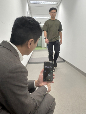 港大醫學院發現快速步行可降低患肺癌風險達五成，顯示此舉有助保護呼吸系統，從而減低患癌症風險。
 